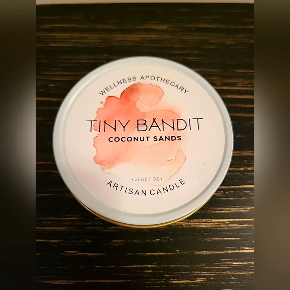 Wellness Apothecary Tiny Bandit Coconut Sands Artisan Shell Candle in Tin New